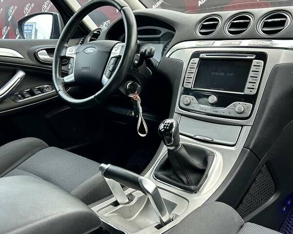 Форд С-Макс 2009 у Сумах на Automoto.ua Сірий Форд С-Макс, об'ємом двигуна 2 л та пробігом 220 тис. км за 6999 $, фото 24 на Automoto.ua