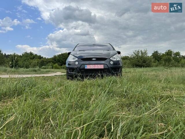 Серый Форд С-Макс, объемом двигателя 2 л и пробегом 154 тыс. км за 9500 $, фото 11 на Automoto.ua