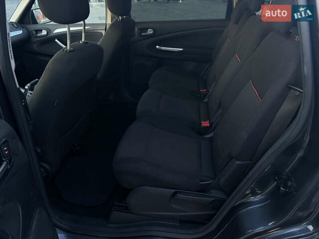 Серый Форд С-Макс, объемом двигателя 2 л и пробегом 190 тыс. км за 8700 $, фото 11 на Automoto.ua