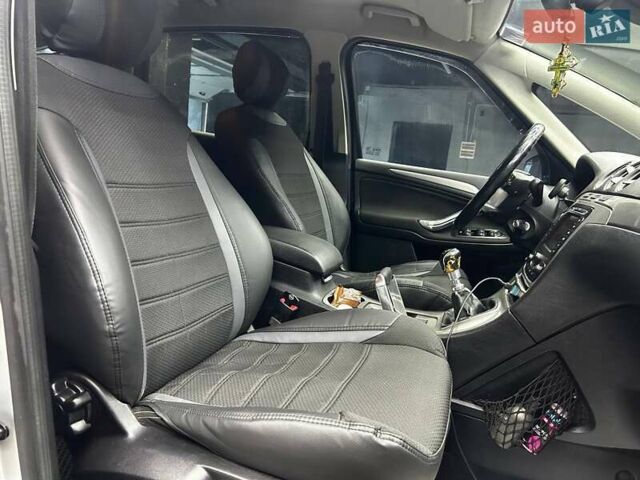 Сірий Форд С-Макс, об'ємом двигуна 1.56 л та пробігом 250 тис. км за 8200 $, фото 12 на Automoto.ua