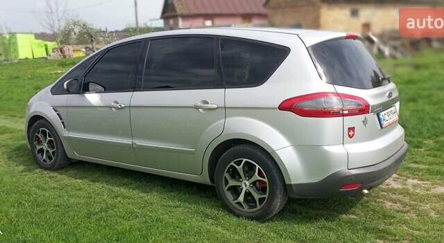 Серый Форд С-Макс, объемом двигателя 2 л и пробегом 203 тыс. км за 9000 $, фото 17 на Automoto.ua