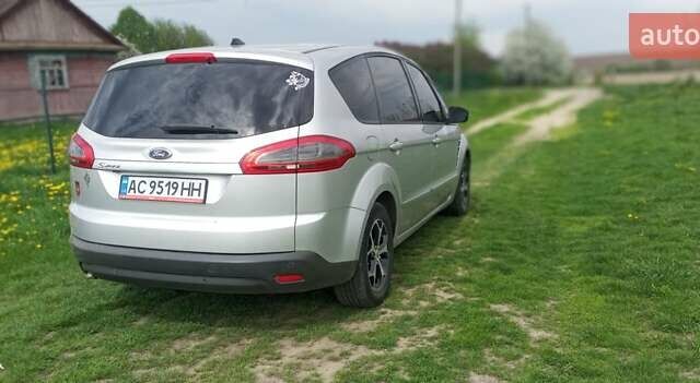 Серый Форд С-Макс, объемом двигателя 2 л и пробегом 203 тыс. км за 9000 $, фото 13 на Automoto.ua