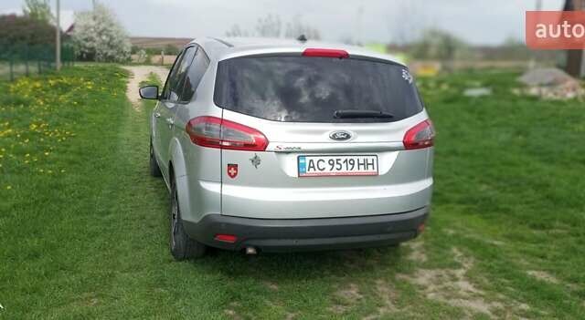 Серый Форд С-Макс, объемом двигателя 2 л и пробегом 203 тыс. км за 9000 $, фото 11 на Automoto.ua