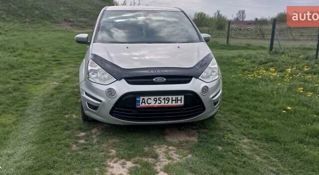 Серый Форд С-Макс, объемом двигателя 2 л и пробегом 203 тыс. км за 9000 $, фото 1 на Automoto.ua