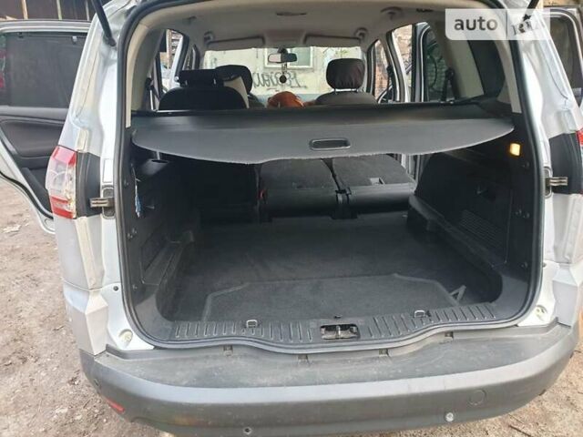 Серый Форд С-Макс, объемом двигателя 2 л и пробегом 260 тыс. км за 9700 $, фото 35 на Automoto.ua