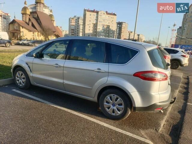 Сірий Форд С-Макс, об'ємом двигуна 2 л та пробігом 290 тис. км за 9300 $, фото 2 на Automoto.ua