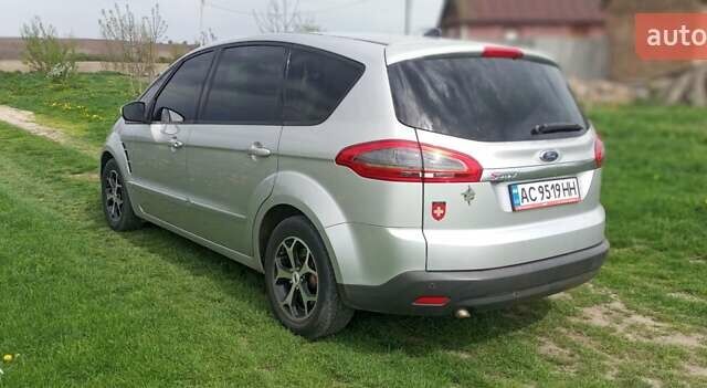 Серый Форд С-Макс, объемом двигателя 2 л и пробегом 203 тыс. км за 9000 $, фото 15 на Automoto.ua