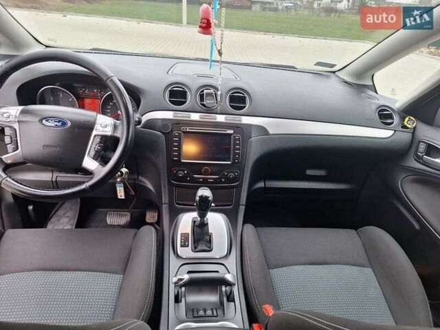 Серый Форд С-Макс, объемом двигателя 2 л и пробегом 221 тыс. км за 9500 $, фото 17 на Automoto.ua