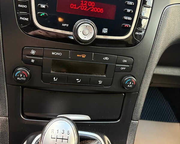 Сірий Форд С-Макс, об'ємом двигуна 2 л та пробігом 215 тис. км за 10200 $, фото 30 на Automoto.ua