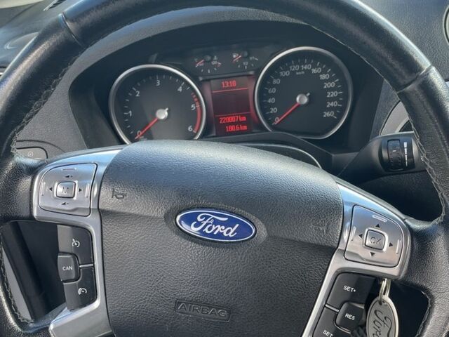 Серый Форд С-Макс, объемом двигателя 1.6 л и пробегом 220 тыс. км за 9200 $, фото 4 на Automoto.ua