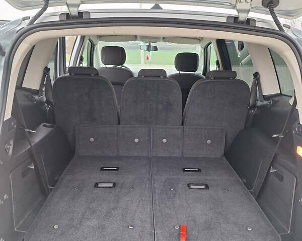 Сірий Форд С-Макс, об'ємом двигуна 2 л та пробігом 221 тис. км за 9200 $, фото 13 на Automoto.ua