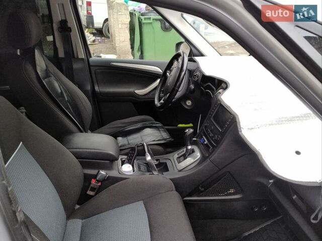 Сірий Форд С-Макс, об'ємом двигуна 2 л та пробігом 280 тис. км за 10500 $, фото 4 на Automoto.ua