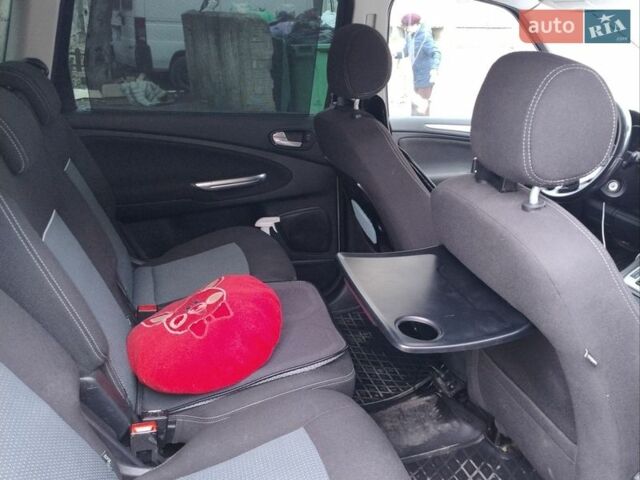 Сірий Форд С-Макс, об'ємом двигуна 2 л та пробігом 280 тис. км за 10500 $, фото 3 на Automoto.ua