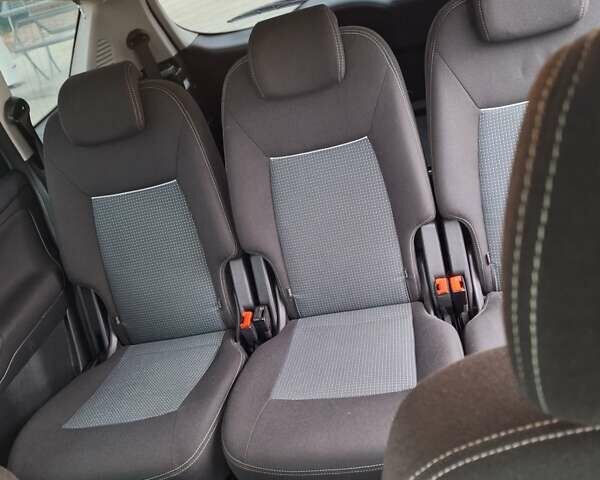 Серый Форд С-Макс, объемом двигателя 2 л и пробегом 221 тыс. км за 9500 $, фото 18 на Automoto.ua