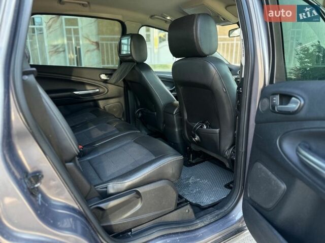 Серый Форд С-Макс, объемом двигателя 2 л и пробегом 263 тыс. км за 10900 $, фото 16 на Automoto.ua