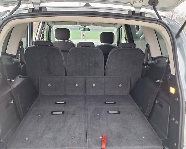 Серый Форд С-Макс, объемом двигателя 2 л и пробегом 221 тыс. км за 9500 $, фото 14 на Automoto.ua