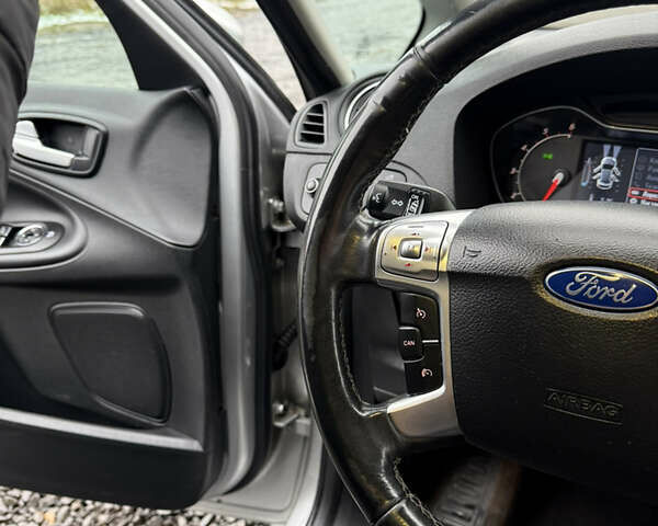 Серый Форд С-Макс, объемом двигателя 2 л и пробегом 254 тыс. км за 8899 $, фото 54 на Automoto.ua