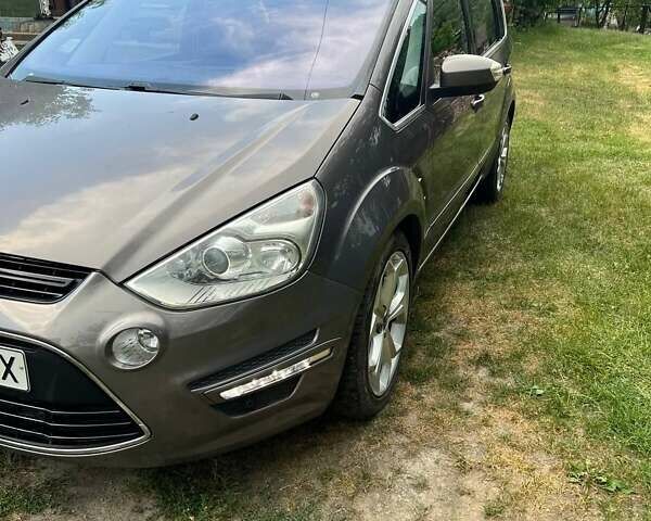 Сірий Форд С-Макс, об'ємом двигуна 2 л та пробігом 256 тис. км за 11800 $, фото 4 на Automoto.ua