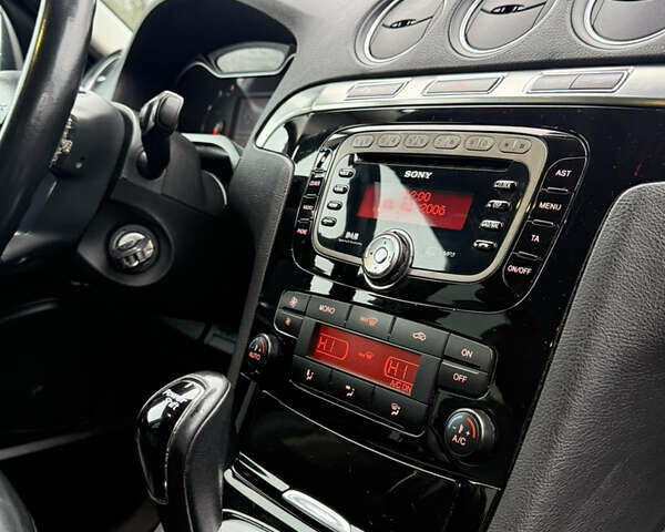 Серый Форд С-Макс, объемом двигателя 2 л и пробегом 254 тыс. км за 8899 $, фото 31 на Automoto.ua