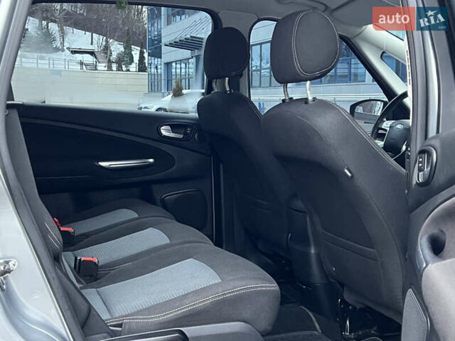 Сірий Форд С-Макс, об'ємом двигуна 2 л та пробігом 213 тис. км за 8250 $, фото 21 на Automoto.ua