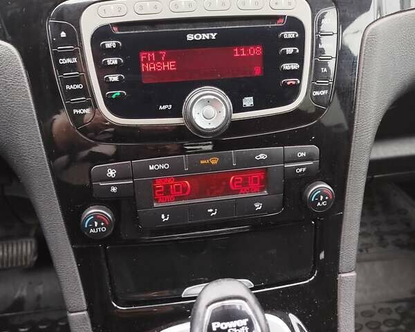 Серый Форд С-Макс, объемом двигателя 2 л и пробегом 207 тыс. км за 10490 $, фото 9 на Automoto.ua