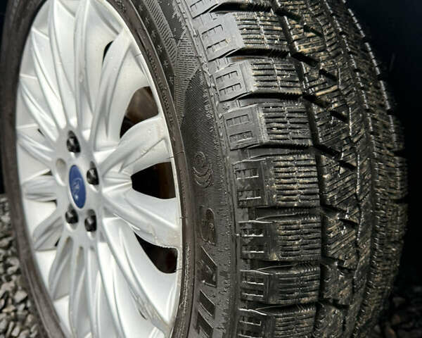 Серый Форд С-Макс, объемом двигателя 2 л и пробегом 254 тыс. км за 8899 $, фото 3 на Automoto.ua