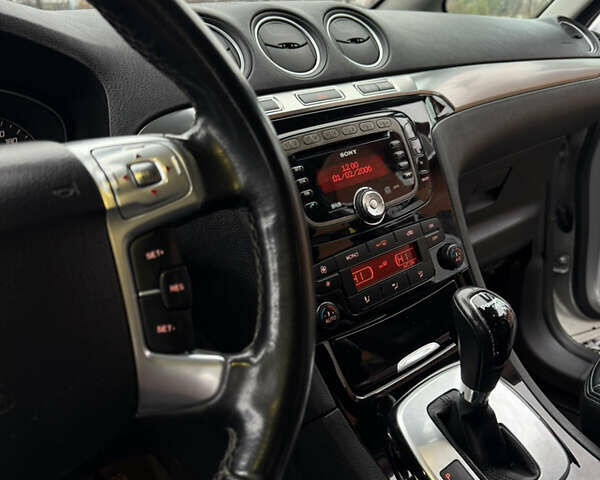 Серый Форд С-Макс, объемом двигателя 2 л и пробегом 254 тыс. км за 8899 $, фото 53 на Automoto.ua