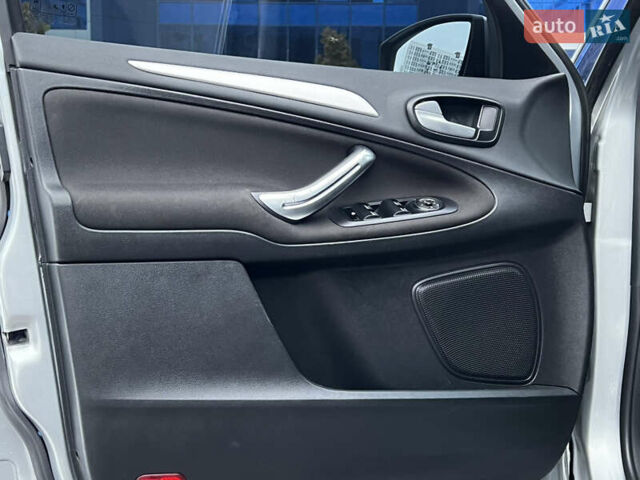 Сірий Форд С-Макс, об'ємом двигуна 2 л та пробігом 213 тис. км за 8250 $, фото 15 на Automoto.ua