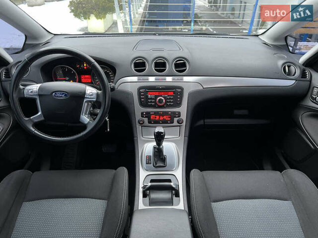 Сірий Форд С-Макс, об'ємом двигуна 2 л та пробігом 213 тис. км за 8250 $, фото 29 на Automoto.ua