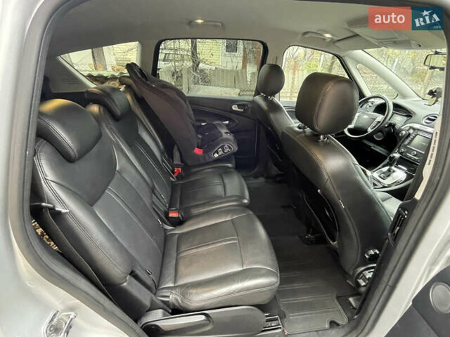 Серый Форд С-Макс, объемом двигателя 2 л и пробегом 219 тыс. км за 12500 $, фото 7 на Automoto.ua