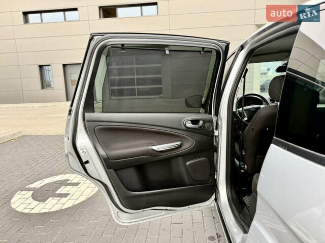 Серый Форд С-Макс, объемом двигателя 2 л и пробегом 330 тыс. км за 11450 $, фото 42 на Automoto.ua