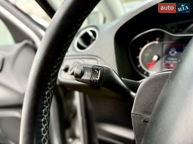 Серый Форд С-Макс, объемом двигателя 2 л и пробегом 330 тыс. км за 11450 $, фото 31 на Automoto.ua