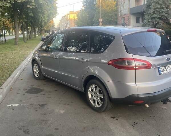 Серый Форд С-Макс, объемом двигателя 2 л и пробегом 230 тыс. км за 9500 $, фото 2 на Automoto.ua