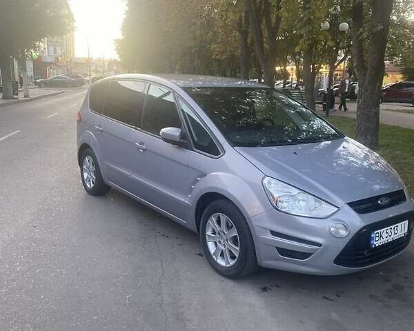 Серый Форд С-Макс, объемом двигателя 2 л и пробегом 230 тыс. км за 9500 $, фото 4 на Automoto.ua