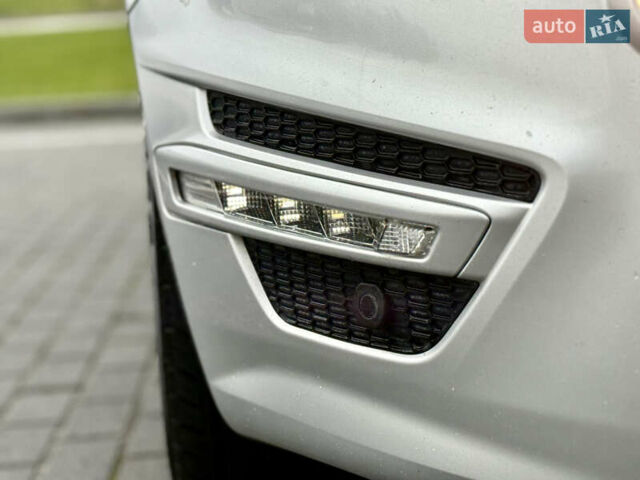Серый Форд С-Макс, объемом двигателя 2 л и пробегом 330 тыс. км за 11450 $, фото 4 на Automoto.ua