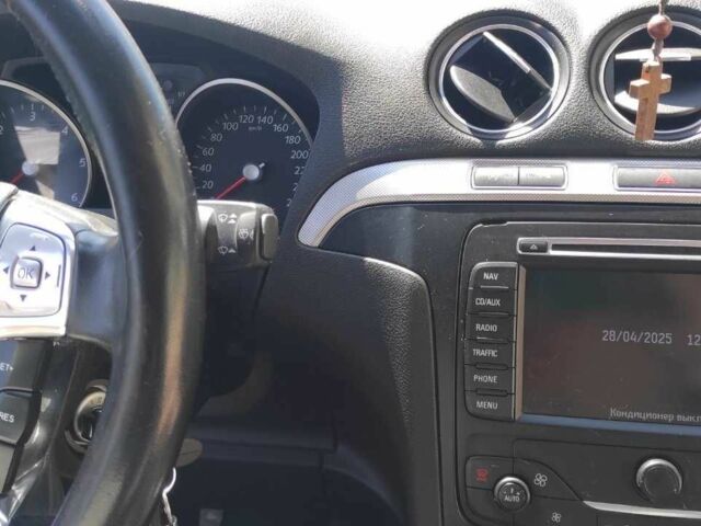 Сірий Форд С-Макс, об'ємом двигуна 1.6 л та пробігом 260 тис. км за 10500 $, фото 6 на Automoto.ua