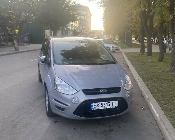 Серый Форд С-Макс, объемом двигателя 2 л и пробегом 230 тыс. км за 9500 $, фото 1 на Automoto.ua