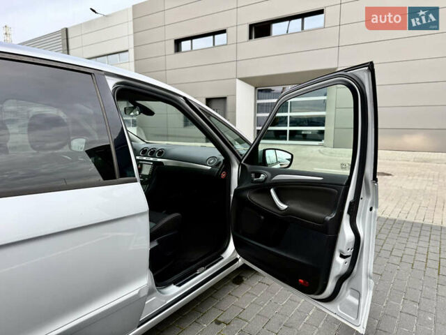 Серый Форд С-Макс, объемом двигателя 2 л и пробегом 330 тыс. км за 11450 $, фото 47 на Automoto.ua