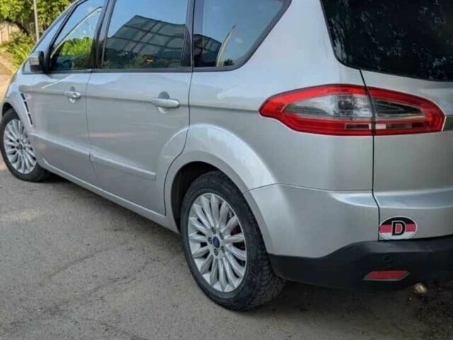 Сірий Форд С-Макс, об'ємом двигуна 1.6 л та пробігом 260 тис. км за 10500 $, фото 2 на Automoto.ua