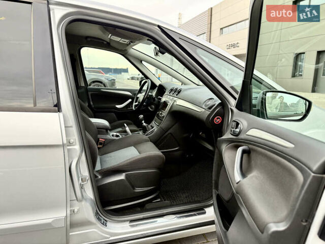 Серый Форд С-Макс, объемом двигателя 2 л и пробегом 330 тыс. км за 11450 $, фото 49 на Automoto.ua