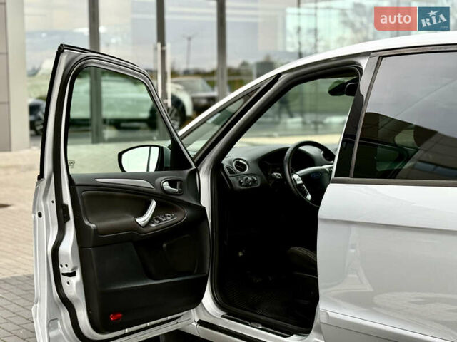 Серый Форд С-Макс, объемом двигателя 2 л и пробегом 330 тыс. км за 11450 $, фото 22 на Automoto.ua