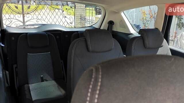 Серый Форд С-Макс, объемом двигателя 1.6 л и пробегом 245 тыс. км за 10800 $, фото 7 на Automoto.ua