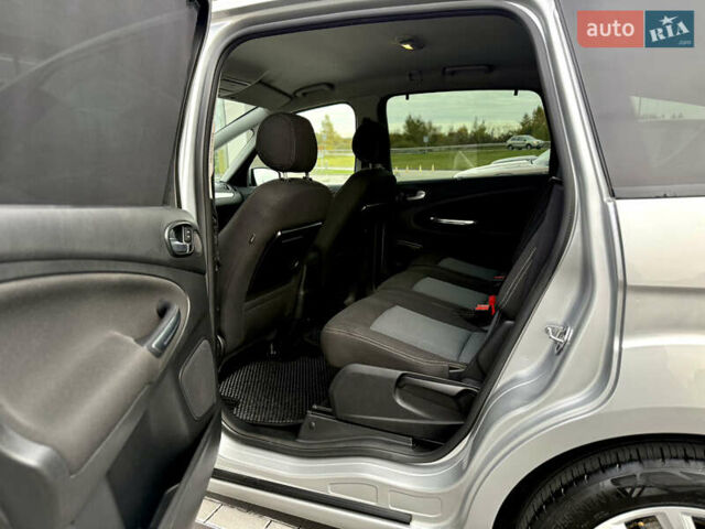 Серый Форд С-Макс, объемом двигателя 2 л и пробегом 330 тыс. км за 11450 $, фото 44 на Automoto.ua