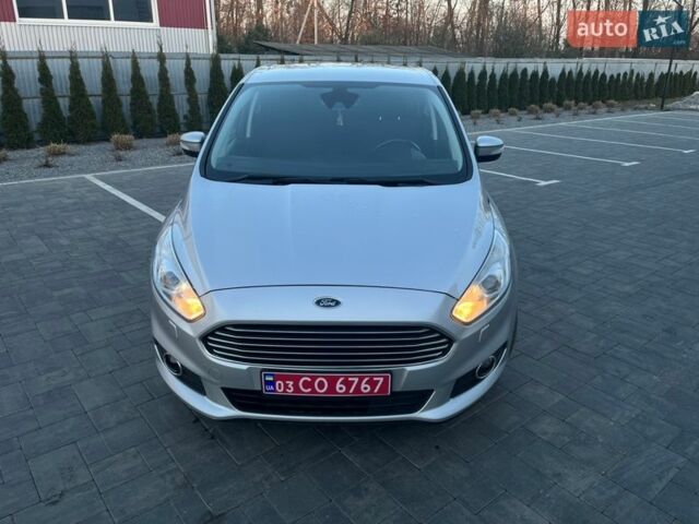 Серый Форд С-Макс, объемом двигателя 2 л и пробегом 204 тыс. км за 12000 $, фото 2 на Automoto.ua