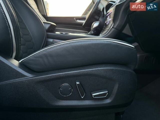 Серый Форд С-Макс, объемом двигателя 2 л и пробегом 214 тыс. км за 15700 $, фото 43 на Automoto.ua