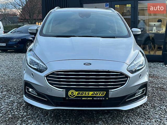 Серый Форд С-Макс, объемом двигателя 2 л и пробегом 158 тыс. км за 15000 $, фото 1 на Automoto.ua