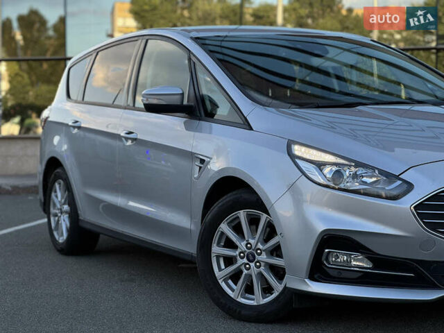 Сірий Форд С-Макс, об'ємом двигуна 2 л та пробігом 174 тис. км за 18400 $, фото 2 на Automoto.ua