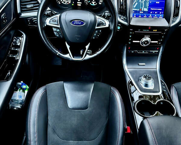 Серый Форд С-Макс, объемом двигателя 2 л и пробегом 77 тыс. км за 25000 $, фото 72 на Automoto.ua