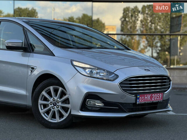 Сірий Форд С-Макс, об'ємом двигуна 2 л та пробігом 174 тис. км за 18400 $, фото 1 на Automoto.ua