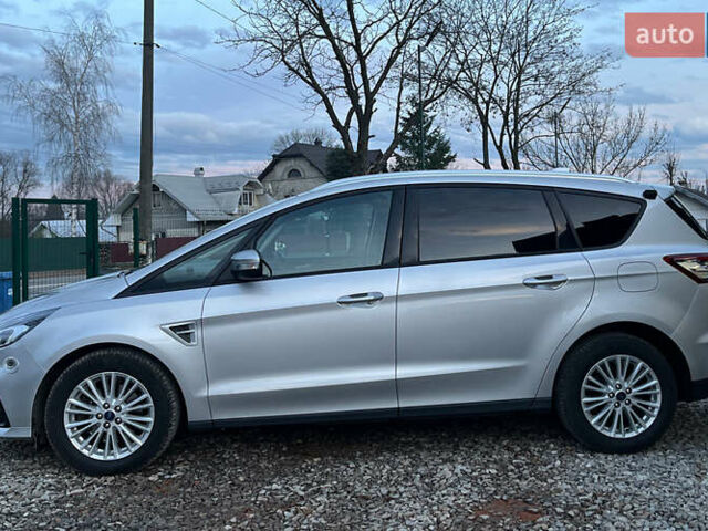 Серый Форд С-Макс, объемом двигателя 2 л и пробегом 158 тыс. км за 15000 $, фото 3 на Automoto.ua